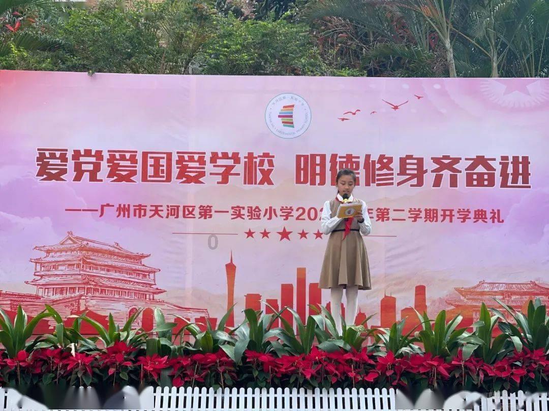 市妇联节前送温暖“送奖到基层”